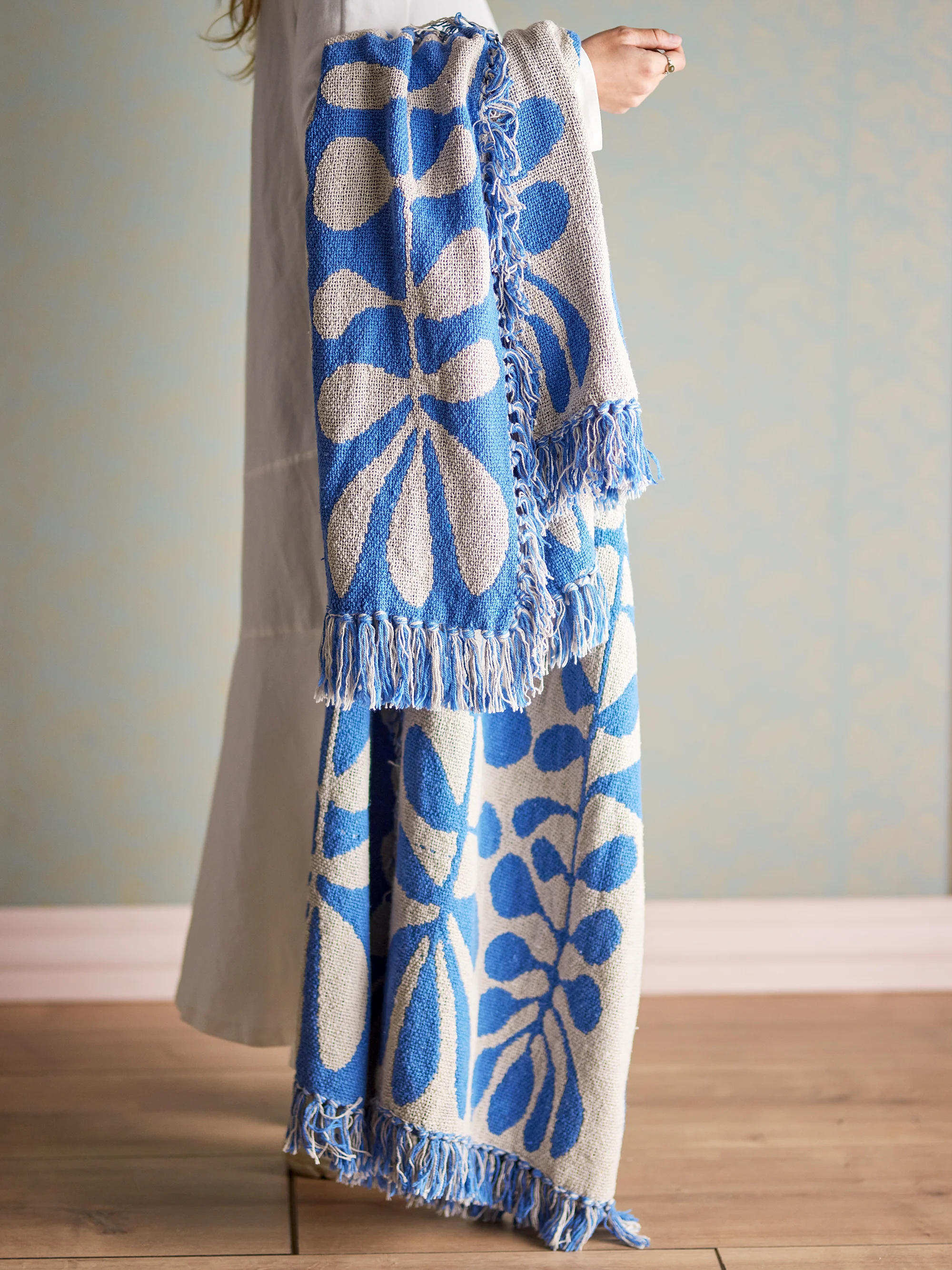 Nevine Blue Throw - Image 4